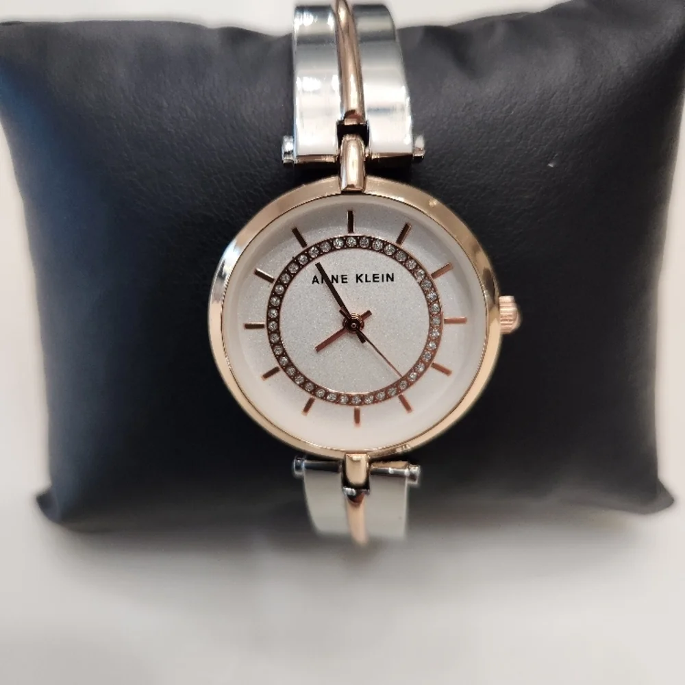 Anne Klein elegant anne